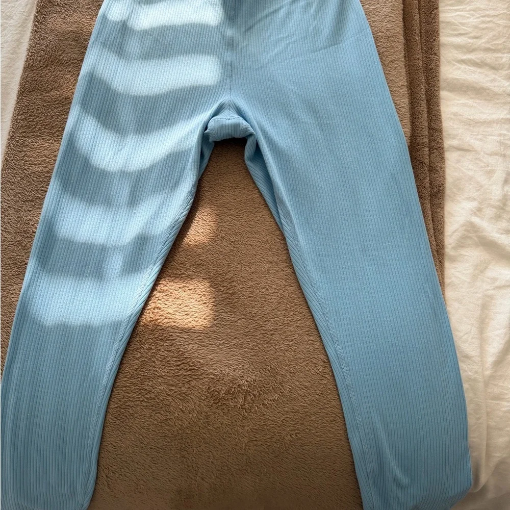 Alo Ribbed Stretch Leggings in Light Blue